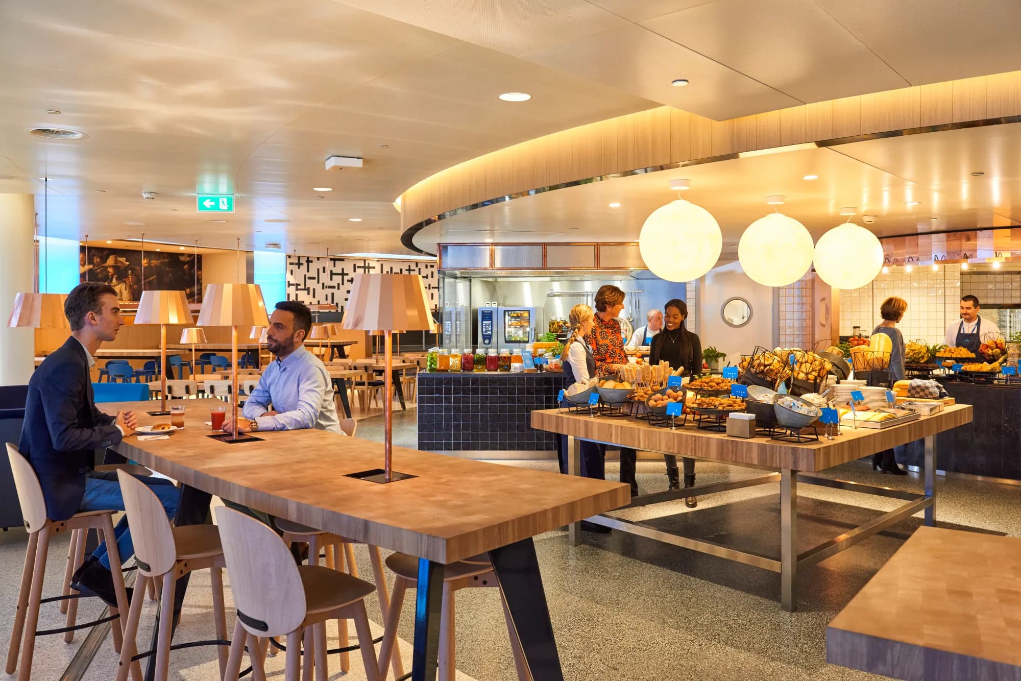 KLM Crown Lounge 52 (International) - Image 4