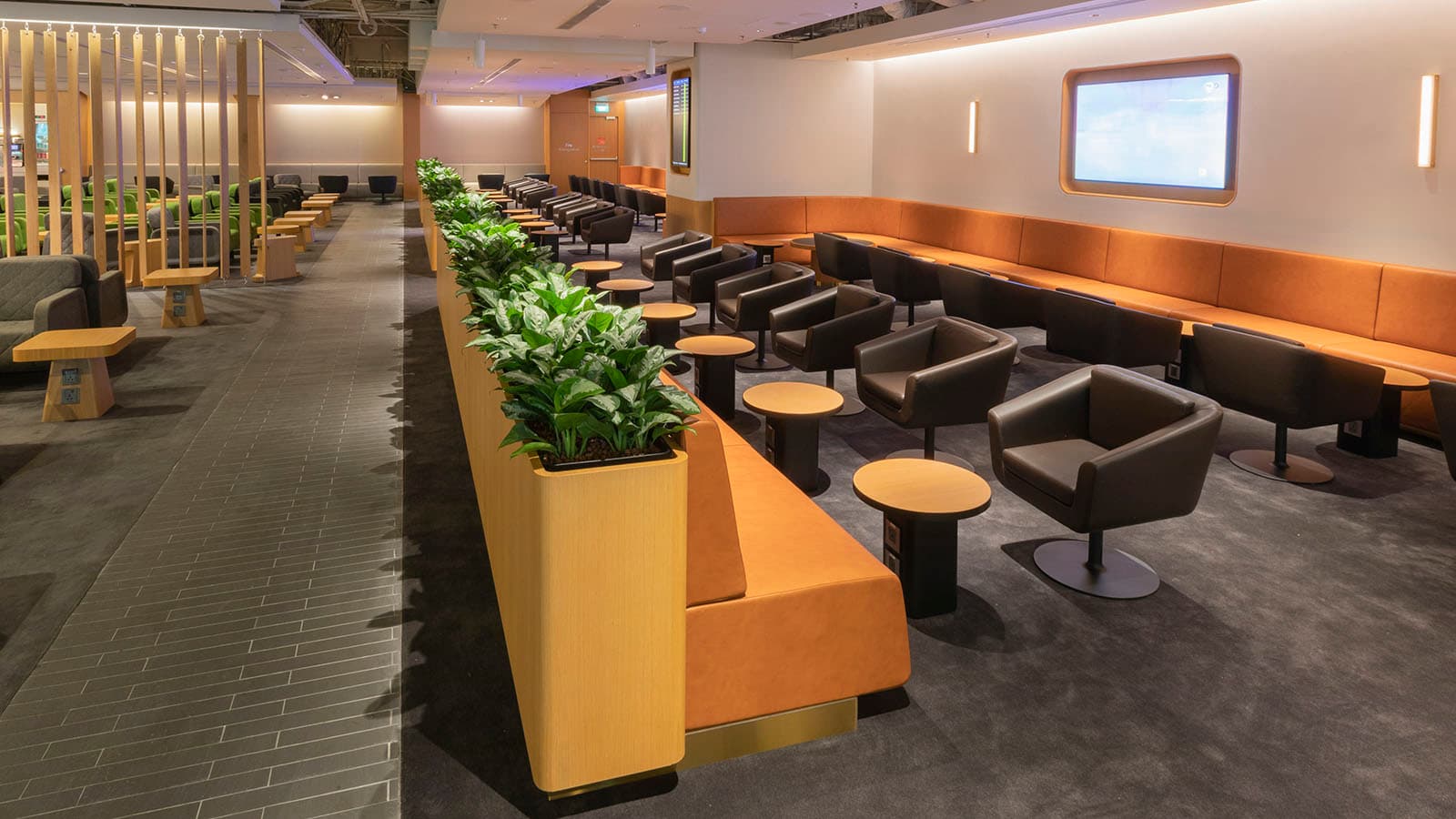 Qantas International Business Lounge - Image 5