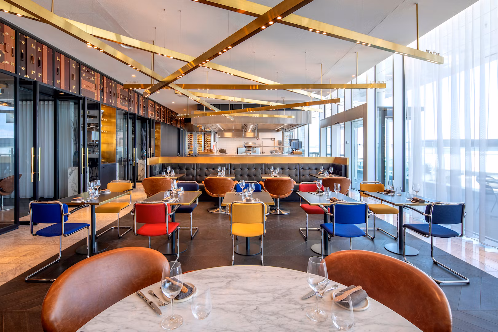 KLM Crown Lounge 52 (International)